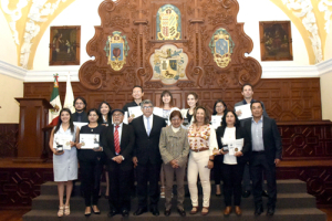 La BUAP entregó el premio, Mejor Tesis de Posgrado a 10 egresados