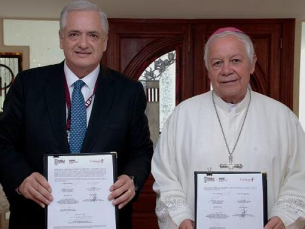 ISSSTEP y &quot;Cáritas&quot; firman convenio en beneficio de las familias