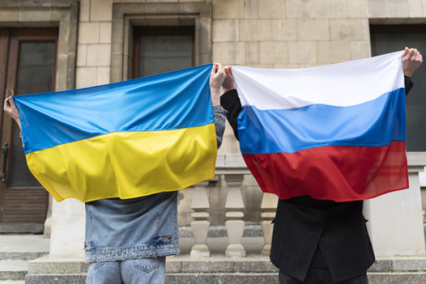 Banderas de Rusia y Ucrania