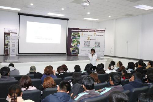 Recibe UTH a j&oacute;venes aspirantes