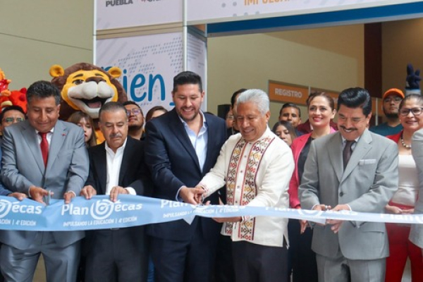 Inicia el Plan Becas en Puebla