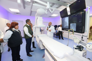 El gobernador Salomón inauguró la Sala Hemodinamia del Complejo Médico del Sur