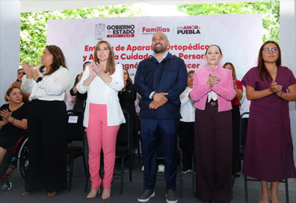 SEDIF Puebla entregó simbólicamente aparatos rehabilitatorios