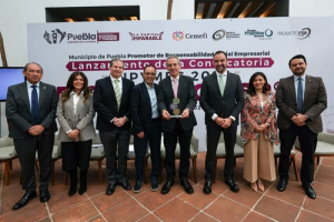 Alcalde Pepe Chedraui recibe distintivo PROMOTORSE
