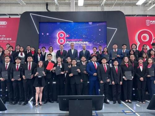 Audi y UTP celebran graduación de 56 aprendices del CERHAN