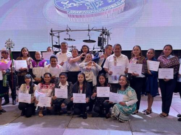 Puebla otorga acreditaciones en lengua náhuatl