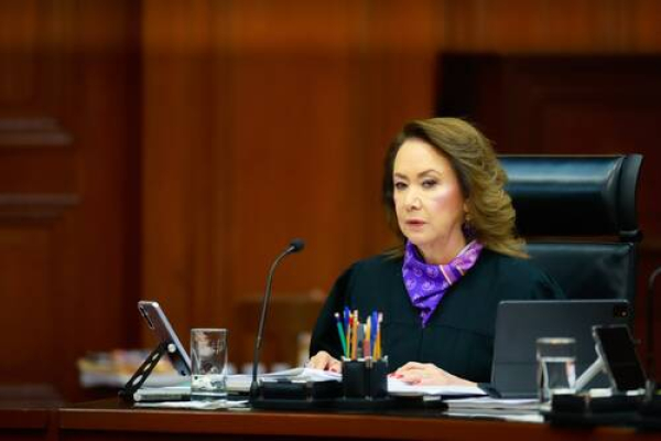 Pide ministra Esquivel respetar autonomía en universidades