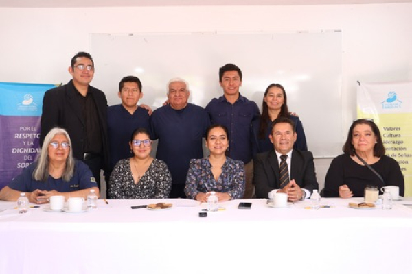 Legislativo sesiona en "Casa del Sordo"