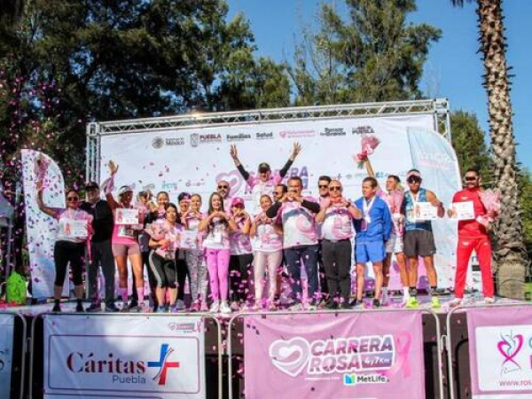 Puebla celebrra la &quot;Carrera Rosa 2025&quot;
