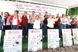 Gobierno de Puebla entrega Alarmas Vecinales en La Margarita