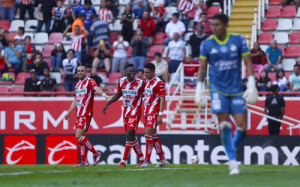 Necaxa golea a la Franja