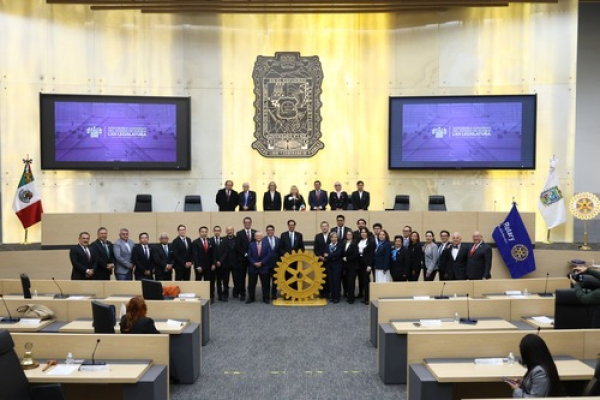 Congreso reconoce al Rotary International