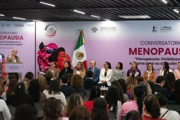 Congreso de Puebla realiza conversatorio "Plenopausia"