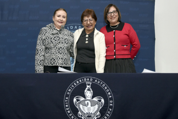 Directora de la Preparatoria Urbana Enrique Cabrera presenta su informe de labores