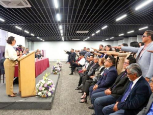 IAP celebra ceremonia de grado en Congreso del Estado