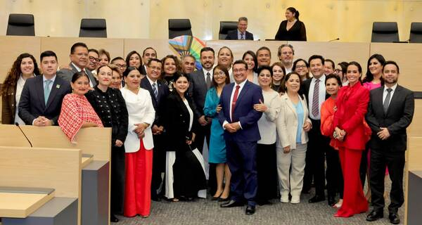 Comparece coordinador de Gabinete ante el Congreso