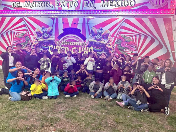 Función Circo Atayde Hermanos hace feliz a niños de Casas del DIF
