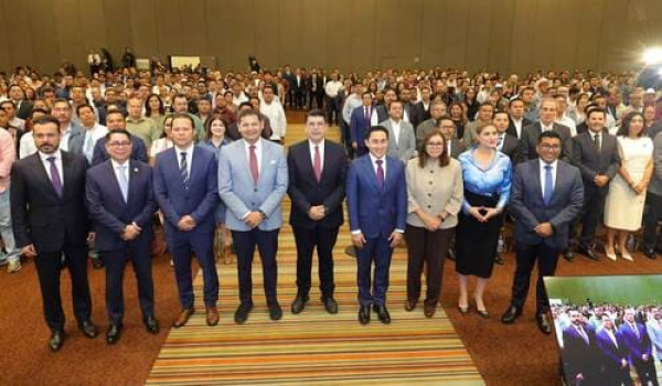 Alcaldes deberán vigilar recursos públicos: Armenta