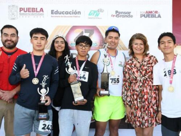 UTH realiza carrera 5K en favor de las mujeres