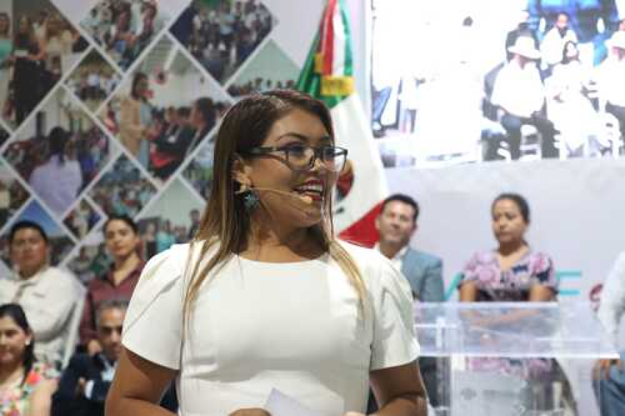 Leonela Martínez rinde su Segundo Informe Legislativo