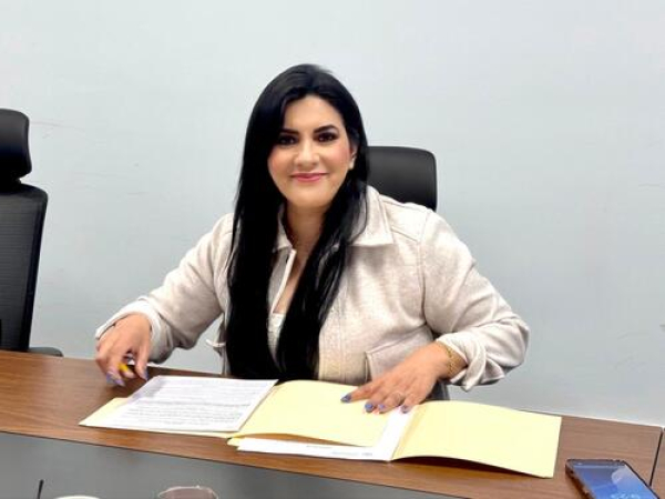 Lenguas Ind&iacute;genas deben escucharse: Delfina Pozos