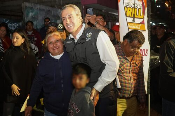 &quot;Puebla Brilla&quot; atiende paraderos, clínicas y mercados