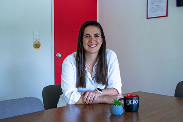 Mtra. Mariana Solana Filloy, coordinadora de Gestión Curricular de la IBERO Puebla, >