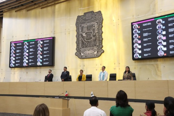 Posponen Ley del TJA Puebla hasta 2028