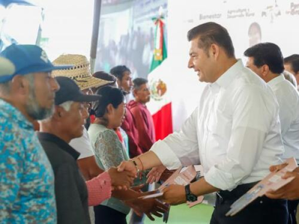 Apoyo al campo y obra comunitaria para Tianguismanalco: Armenta