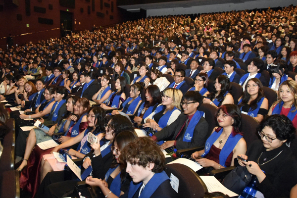 Preparatoria Emiliano Zapata felicita a sus egresados