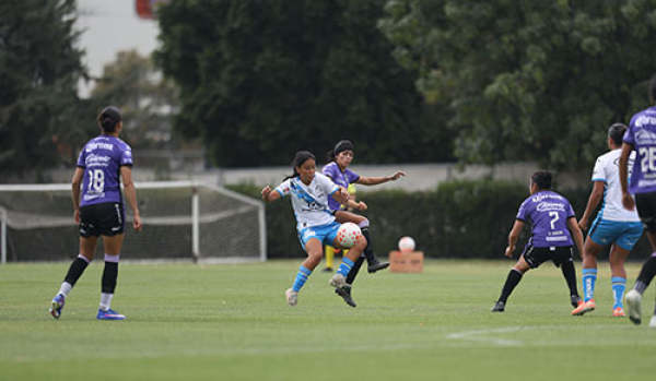 Las Ca&ntilde;oneras en visita derrotan a las Enfranjadas