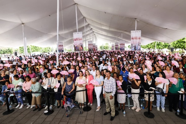 SEDIF convive con madres en Acatzingo