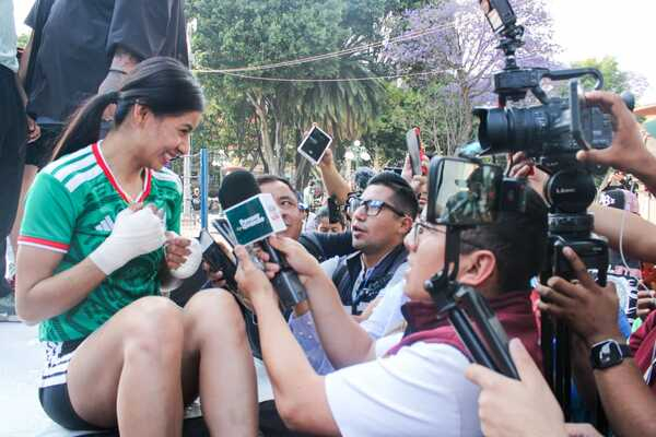 “La Bonita” Sánchez reconoce labor del Periodismo Deportivo