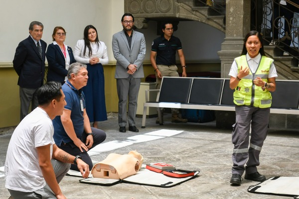 Salud capacita ante emergencias cardíacas