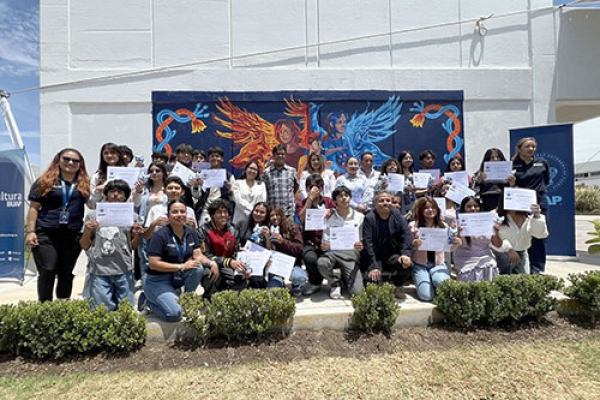 Plasman estudiantes BUAP su talento y creatividad