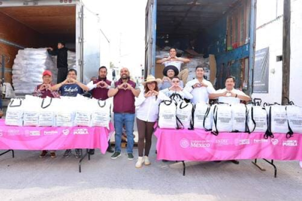SEDIF entrega canastas alimentarias en Xonacatepec