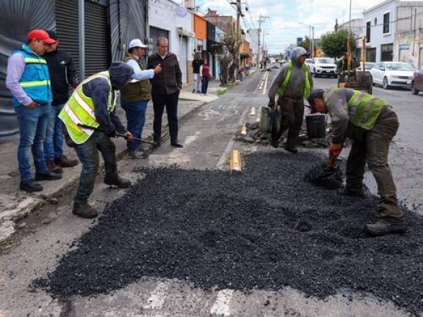 “Bacheando Puebla” avanza en colonia Los Volcanes