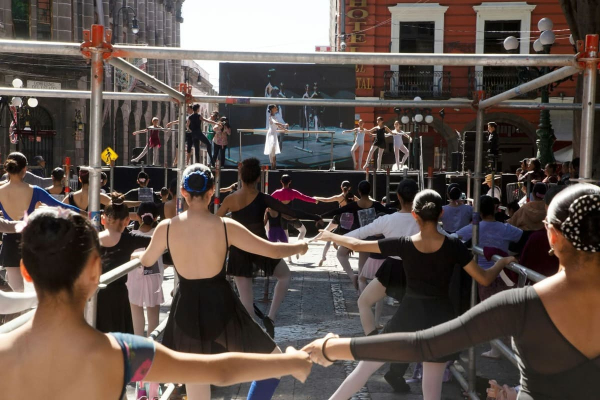 Elisa Carrillo acerca la danza a los poblanos