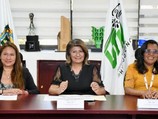 Firma UTH convenio con Universidad de Colombia