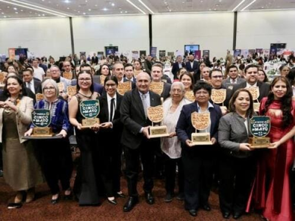 Reconoce a 137 empresas por Trabajo Digno