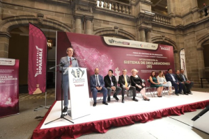 Pepe Chedraui encabeza firma de convenio con SESEAP