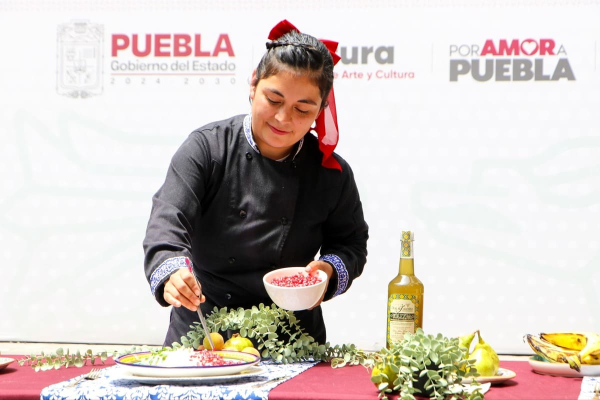 Zacapoaxtla crea sitio web sobre Chile en Nogada