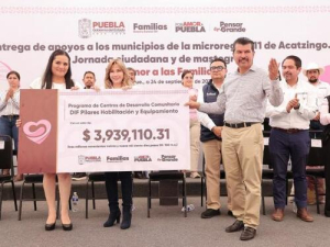 Entrega SEDIF apoyos en Acatzingo