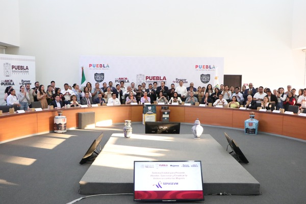 Puebla refuerza acciones contra violencia a mujeres