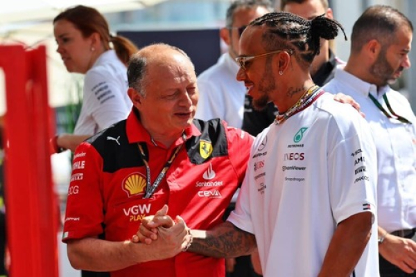 Fred Vasseur y Lewis Hamilton 