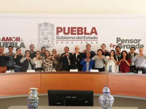 Puebla trabaja para modelo universal de salud