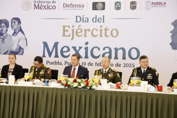 El gobernador Alejandro Armenta asistió al evento del Ejército Mexicano