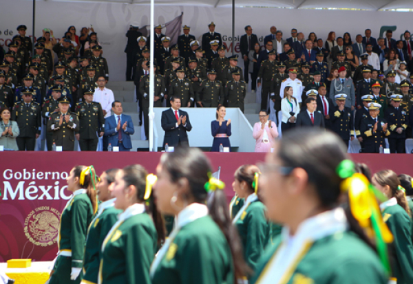 12 mil 500 estudiantes y 3 mil elementos del Ejército Mexicano participaron en el desfile 5 de Mayo