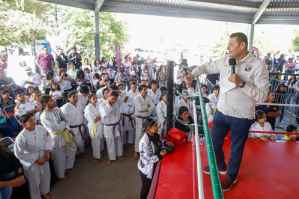 Gobierno estatal promueve unidad familiar y reconstruye tejido social