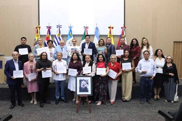 Congreso realiza conversatorio “De mujer a mujer”